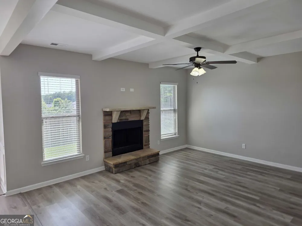 3639 Lake End DR Loganville, GA 30052