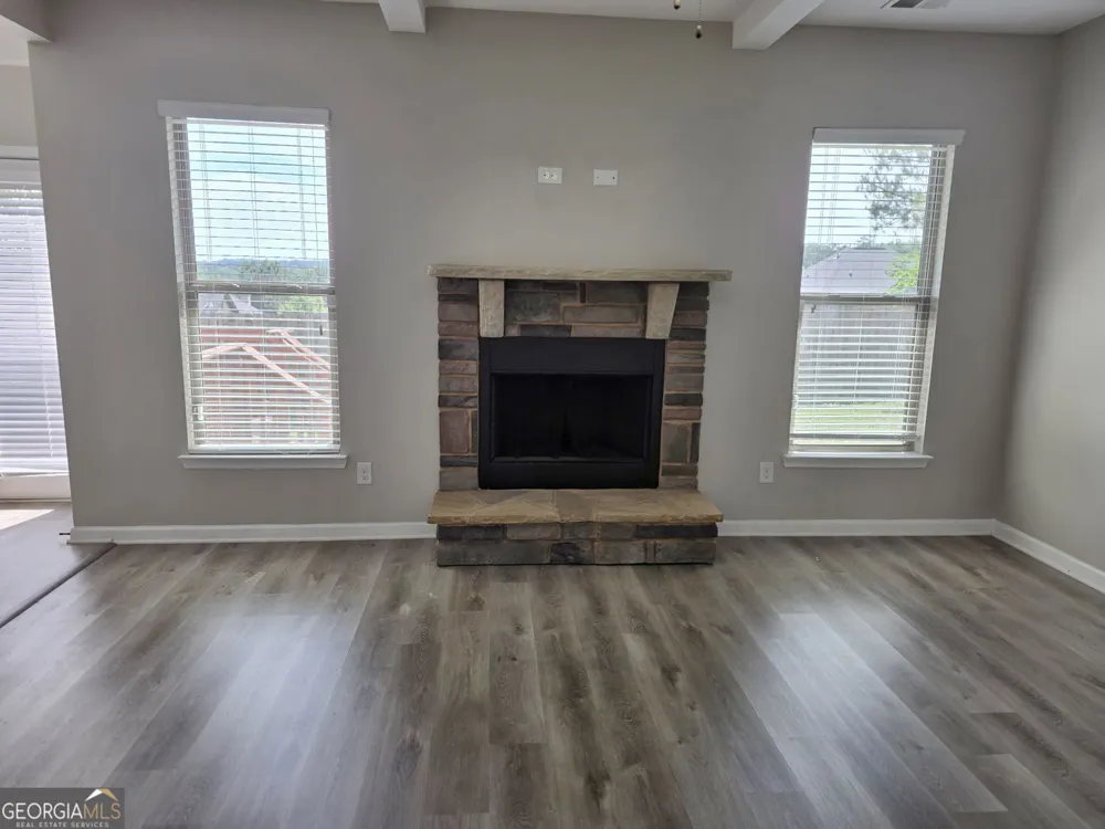 3639 Lake End DR Loganville, GA 30052