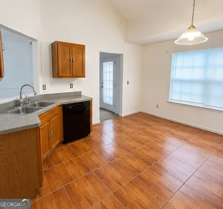 65 Waters Edge Way Fayetteville, GA 30215