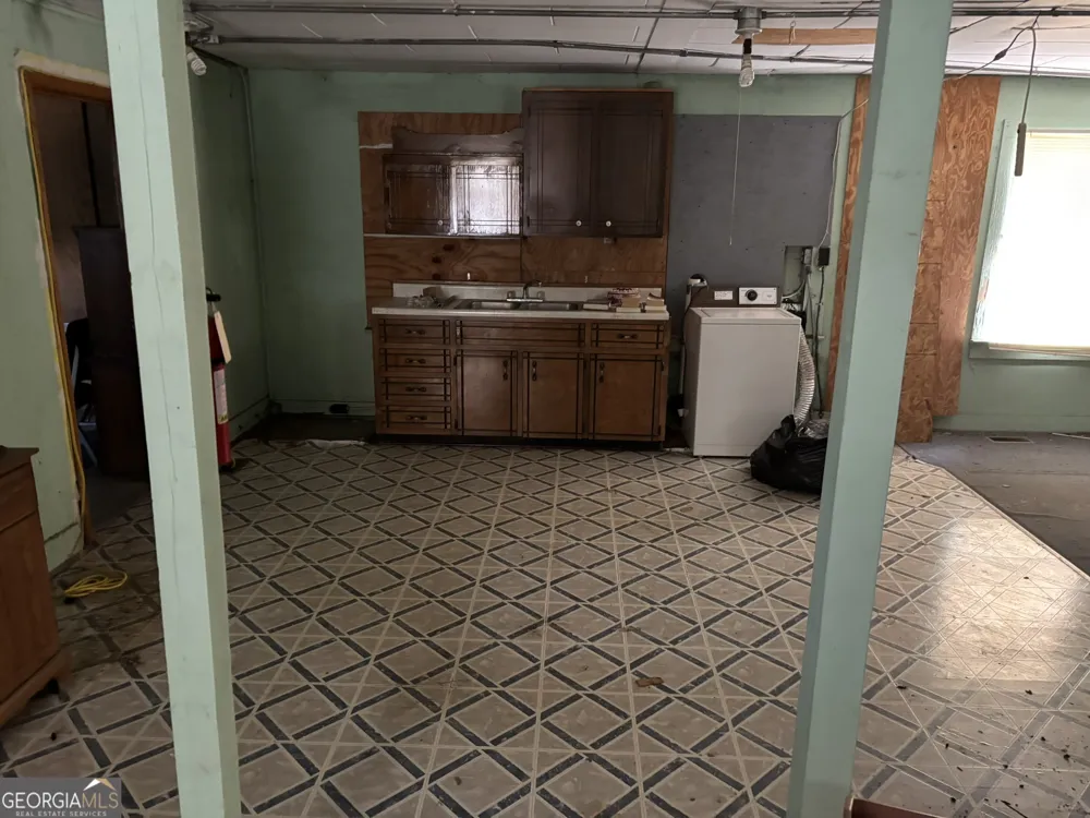 111 West Franklin Milledgeville, GA 31061