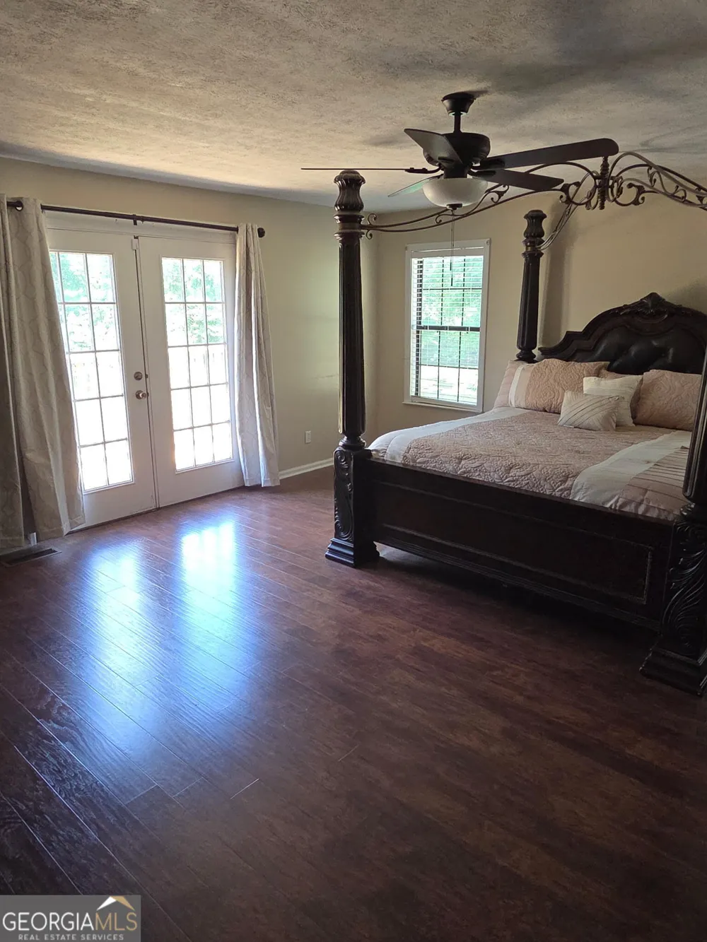 185 Veal ST Swainsboro, GA 30401