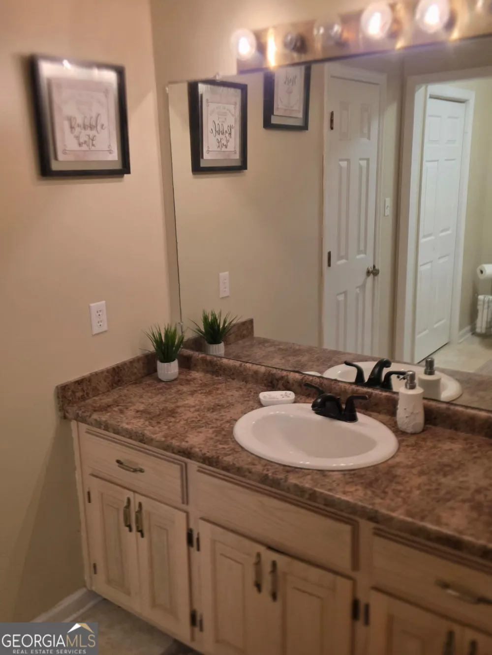 185 Veal ST Swainsboro, GA 30401