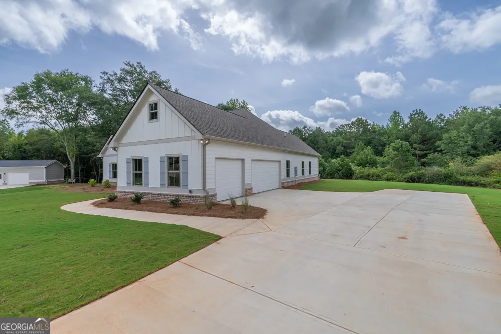 347 Woodfin WAY Social Circle, GA 30025