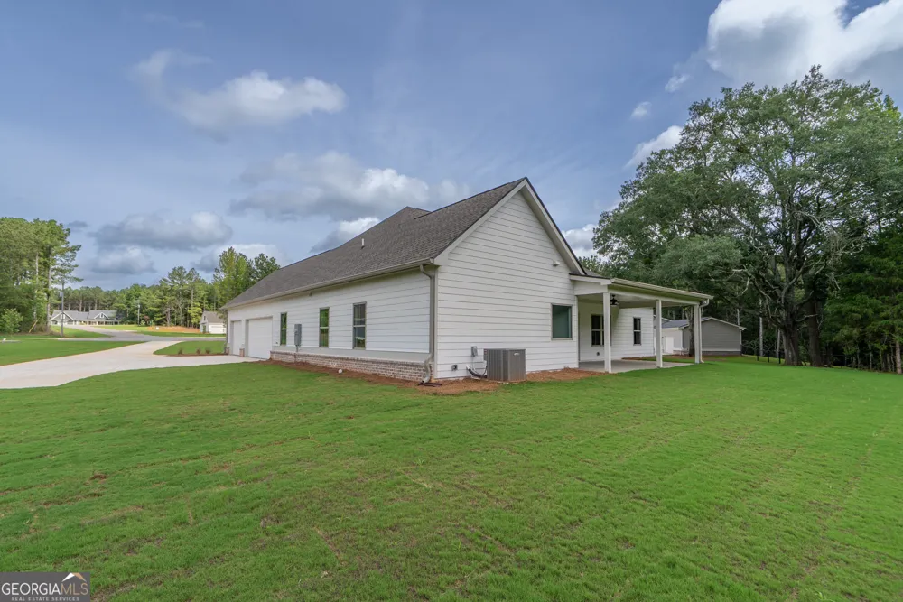 347 Woodfin WAY Social Circle, GA 30025