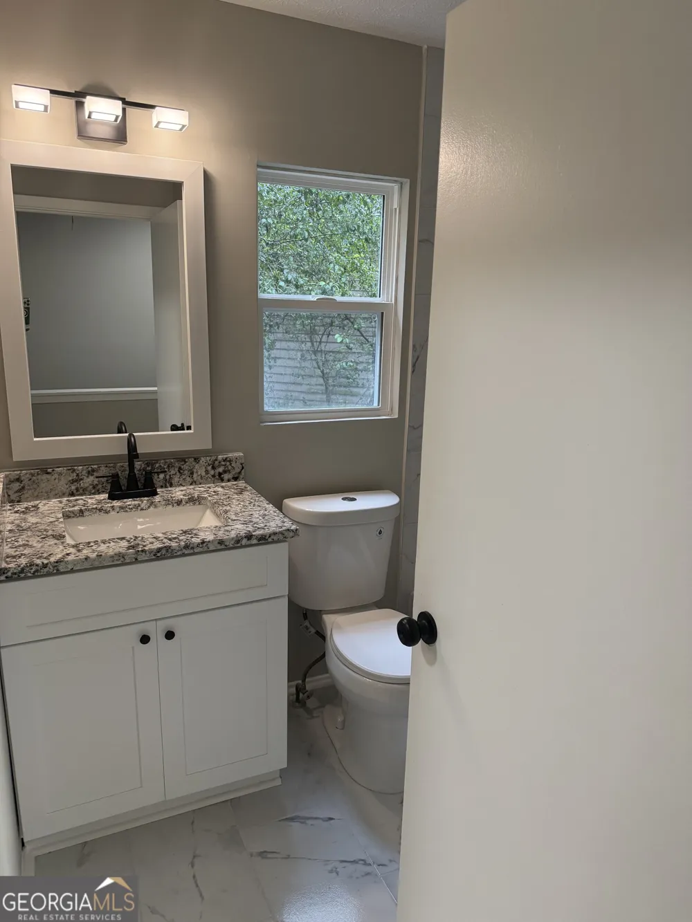 1297 Old Countryside CIR Stone Mountain, GA 30083