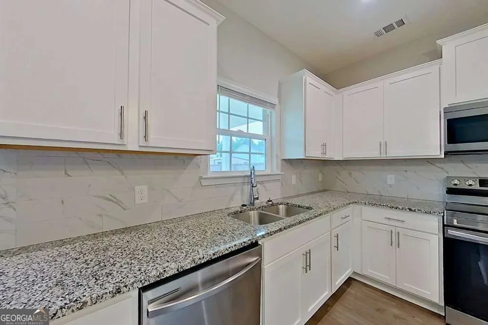 309 Sapwood WAY Hinesville, GA 31313