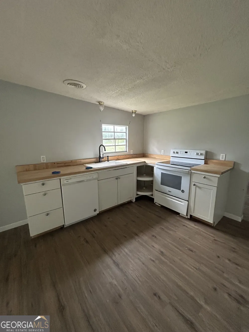 294 Turner RD Newnan, GA 30263