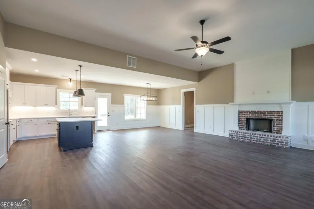 218 Woodfin WAY Social Circle, GA 30025