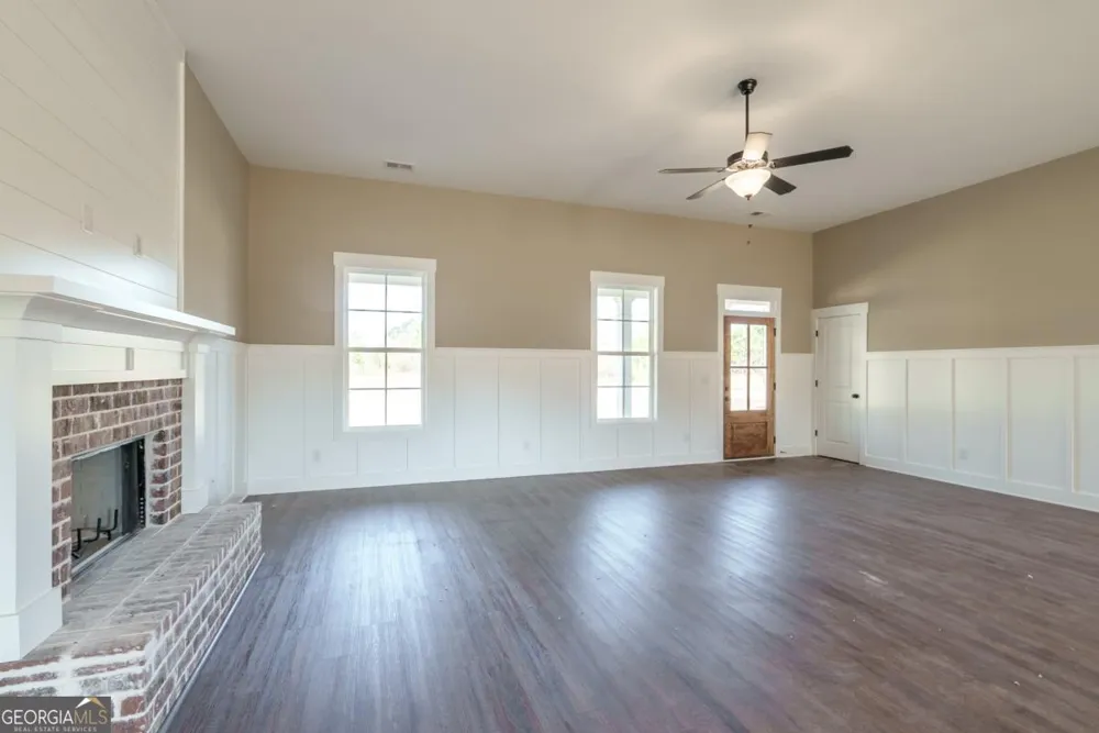 218 Woodfin WAY Social Circle, GA 30025