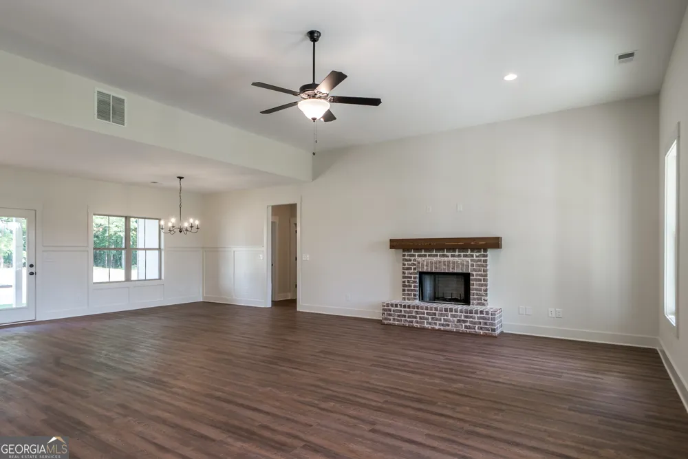 218 Woodfin WAY Social Circle, GA 30025