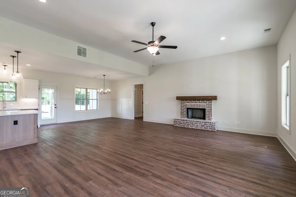 218 Woodfin WAY Social Circle, GA 30025