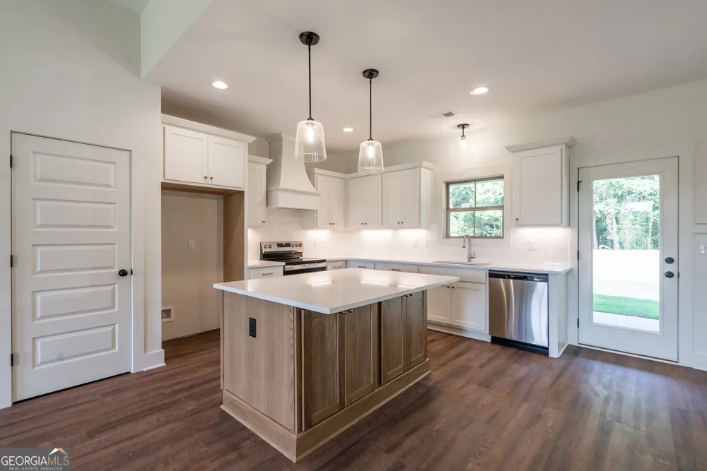 218 Woodfin WAY Social Circle, GA 30025