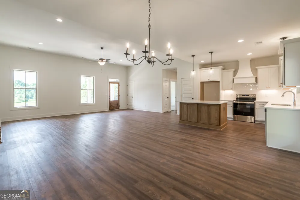 218 Woodfin WAY Social Circle, GA 30025
