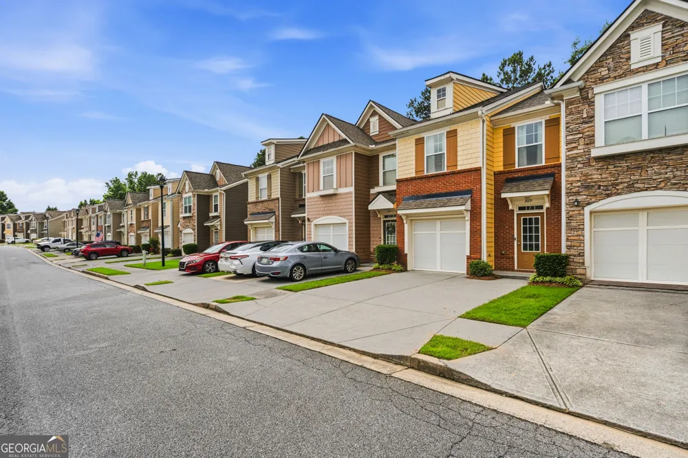 2079 Lakeshore Overlook DR NW Kennesaw, GA 30152