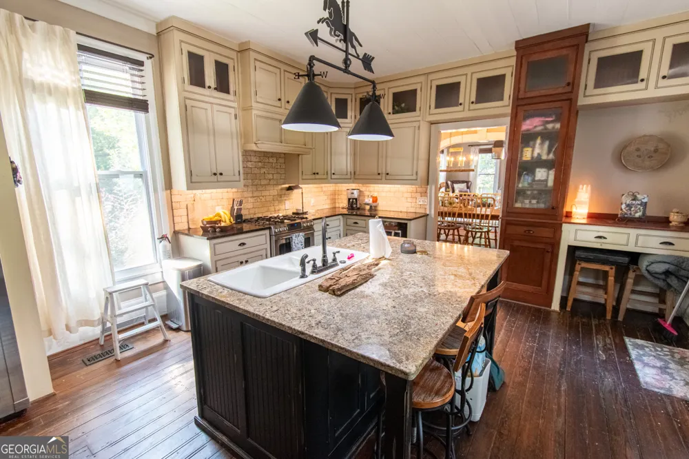 1651 Mergendollar RD Good Hope, GA 30641