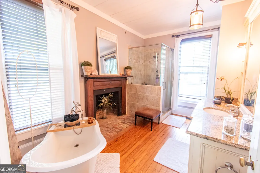 1651 Mergendollar RD Good Hope, GA 30641