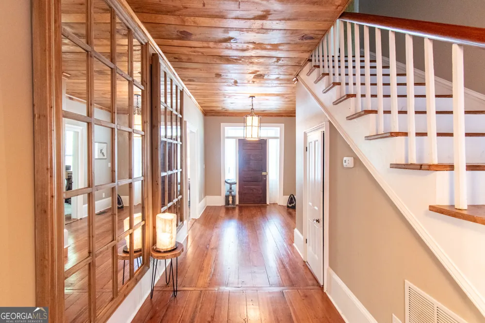 1651 Mergendollar RD Good Hope, GA 30641
