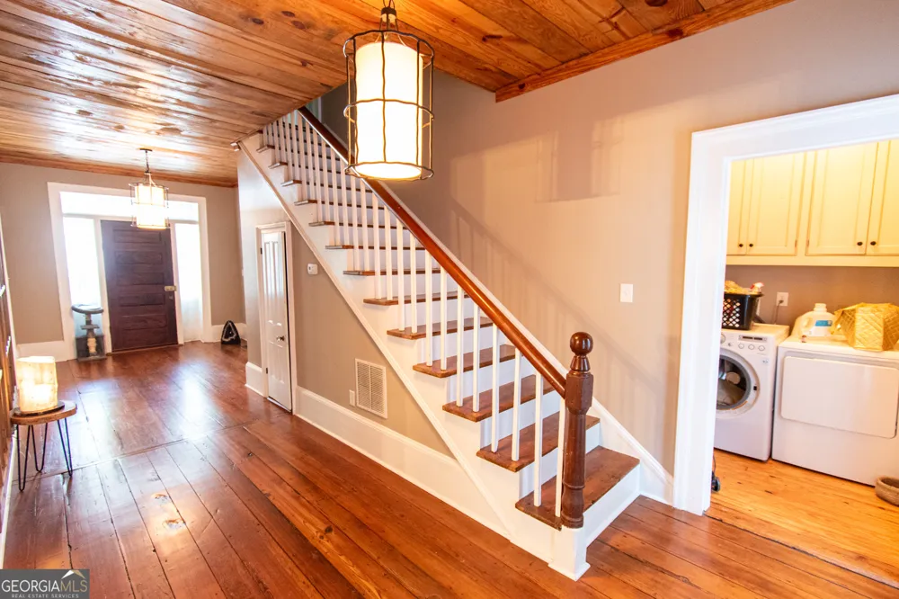 1651 Mergendollar RD Good Hope, GA 30641