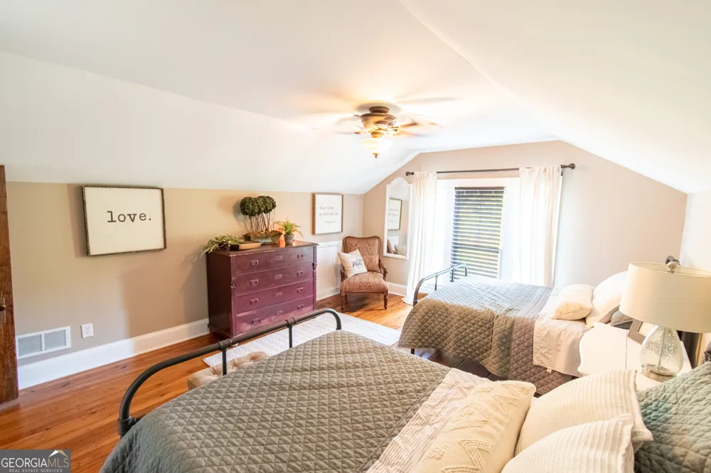 1651 Mergendollar RD Good Hope, GA 30641