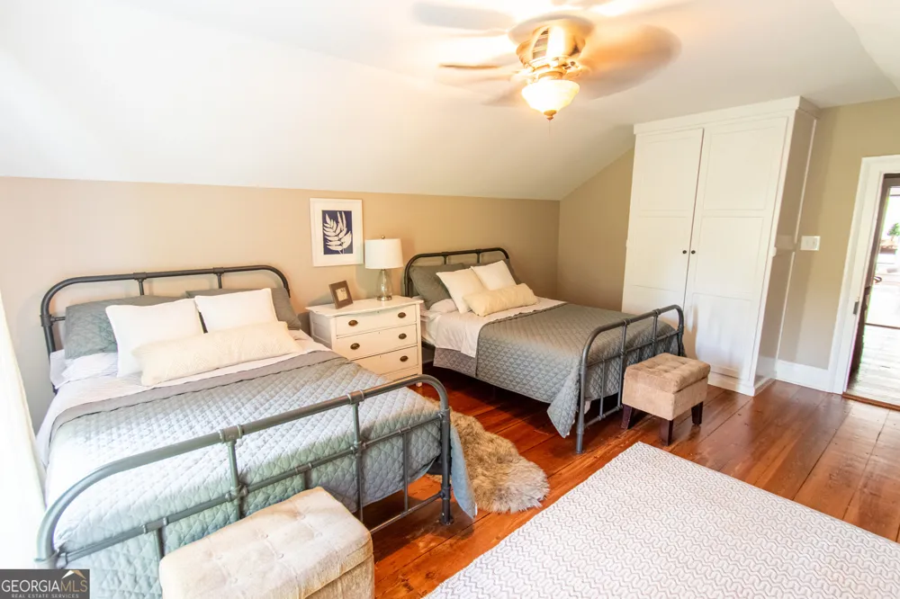 1651 Mergendollar RD Good Hope, GA 30641