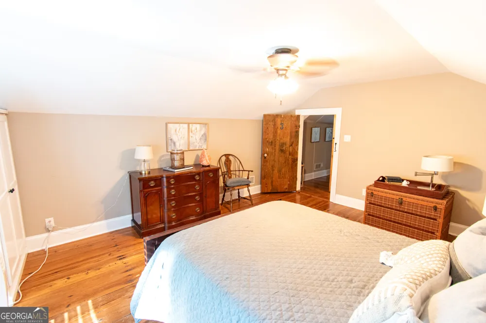 1651 Mergendollar RD Good Hope, GA 30641