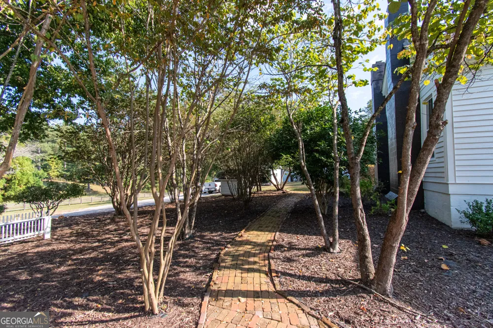 1651 Mergendollar RD Good Hope, GA 30641