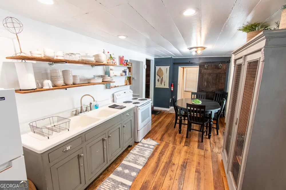 1651 Mergendollar RD Good Hope, GA 30641