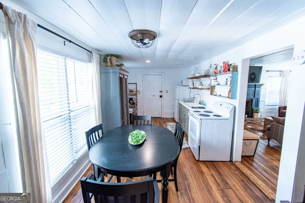 1651 Mergendollar RD Good Hope, GA 30641