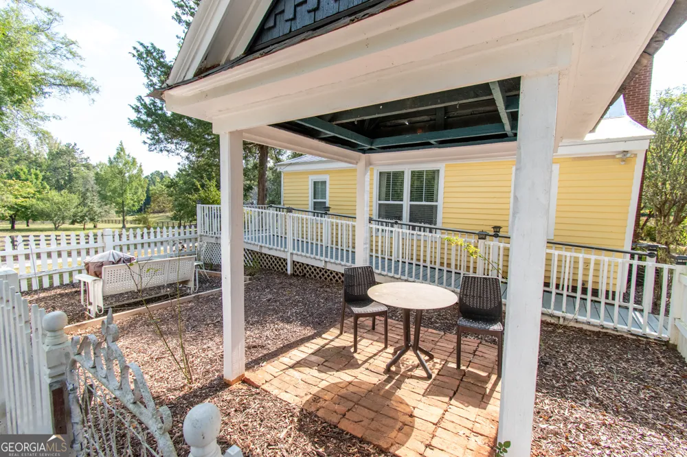 1651 Mergendollar RD Good Hope, GA 30641