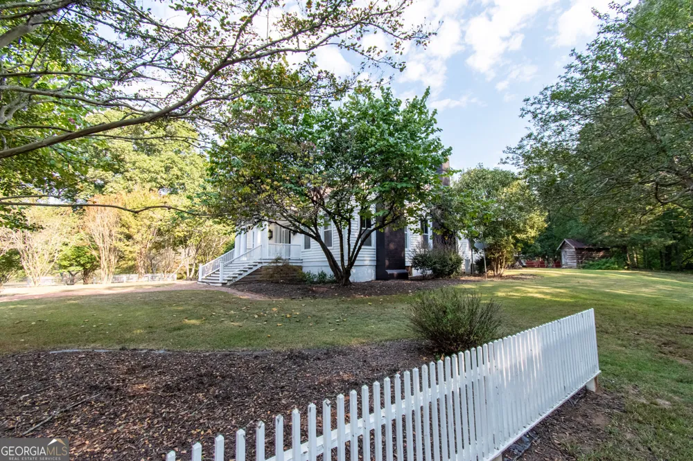 1651 Mergendollar RD Good Hope, GA 30641
