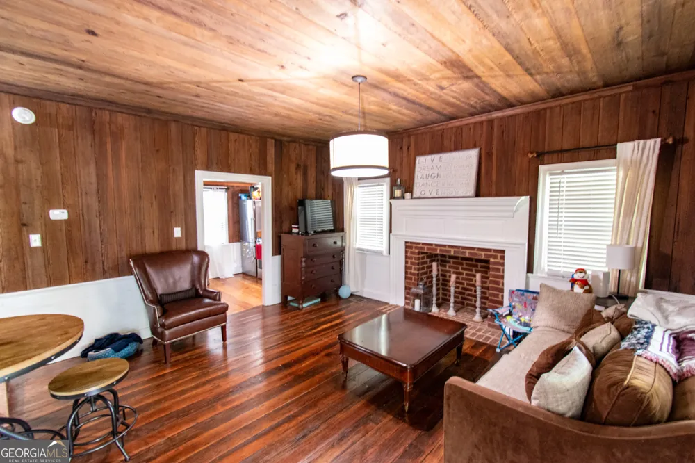 1651 Mergendollar RD Good Hope, GA 30641