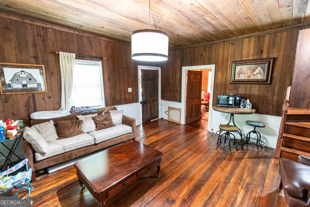 1651 Mergendollar RD Good Hope, GA 30641