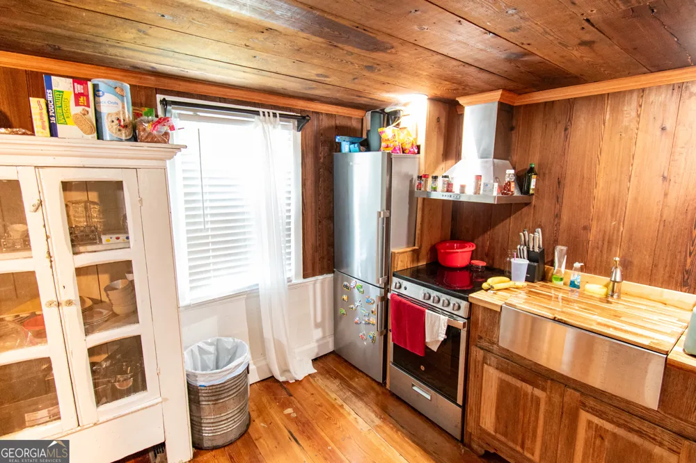 1651 Mergendollar RD Good Hope, GA 30641