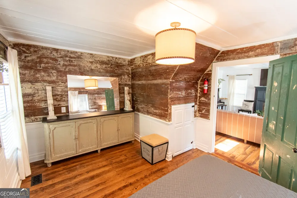 1651 Mergendollar RD Good Hope, GA 30641