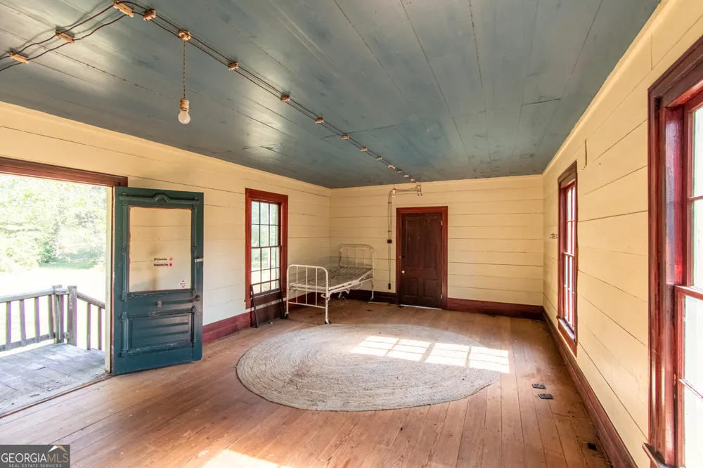 1651 Mergendollar RD Good Hope, GA 30641