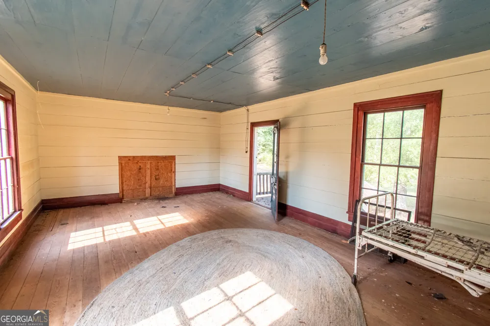 1651 Mergendollar RD Good Hope, GA 30641