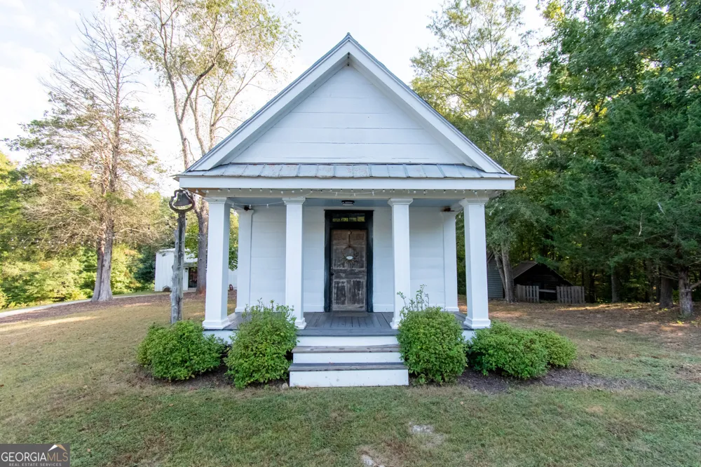 1651 Mergendollar RD Good Hope, GA 30641