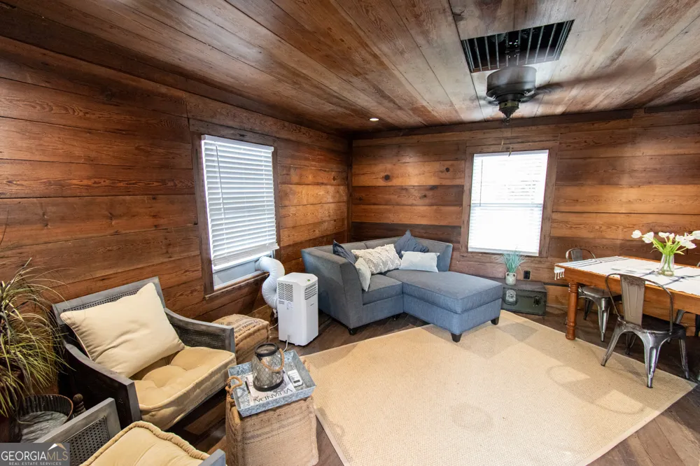 1651 Mergendollar RD Good Hope, GA 30641
