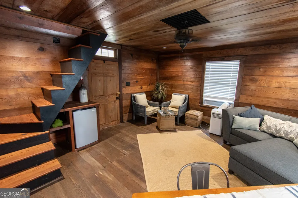 1651 Mergendollar RD Good Hope, GA 30641
