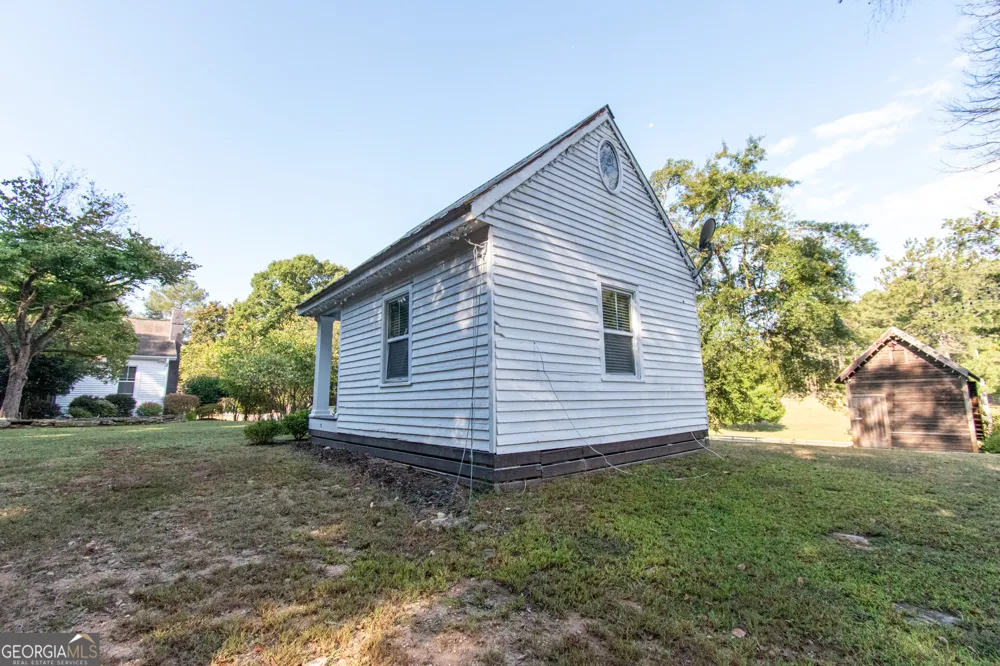 1651 Mergendollar RD Good Hope, GA 30641