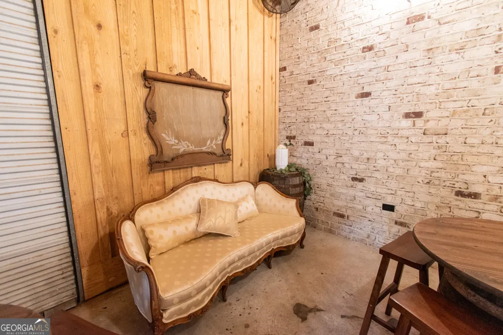 1651 Mergendollar RD Good Hope, GA 30641