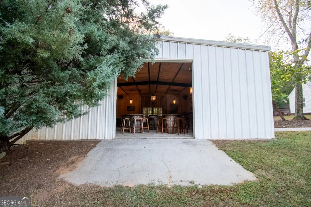 1651 Mergendollar RD Good Hope, GA 30641