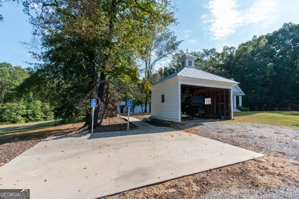 1651 Mergendollar RD Good Hope, GA 30641