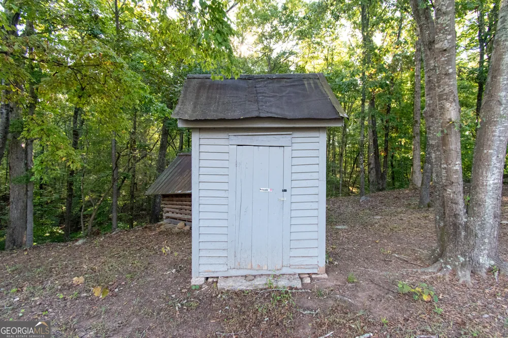 1651 Mergendollar RD Good Hope, GA 30641