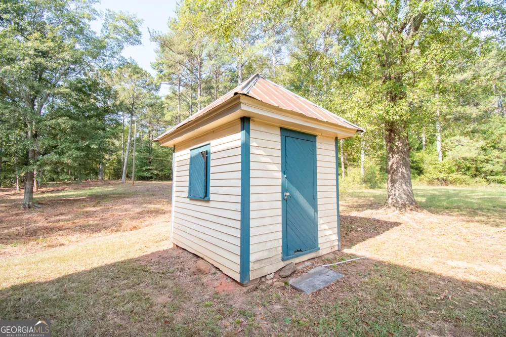 1651 Mergendollar RD Good Hope, GA 30641
