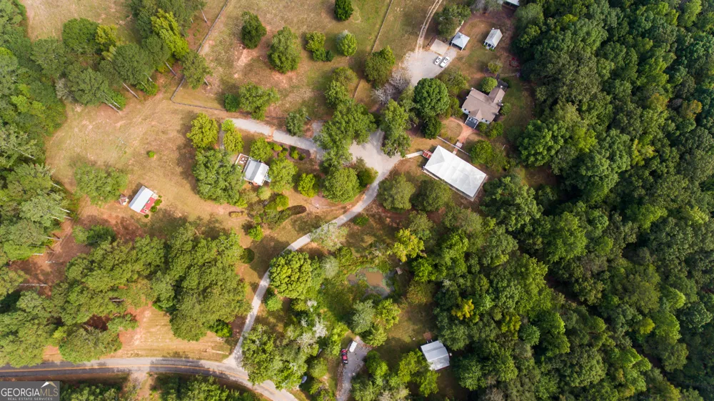 1651 Mergendollar RD Good Hope, GA 30641