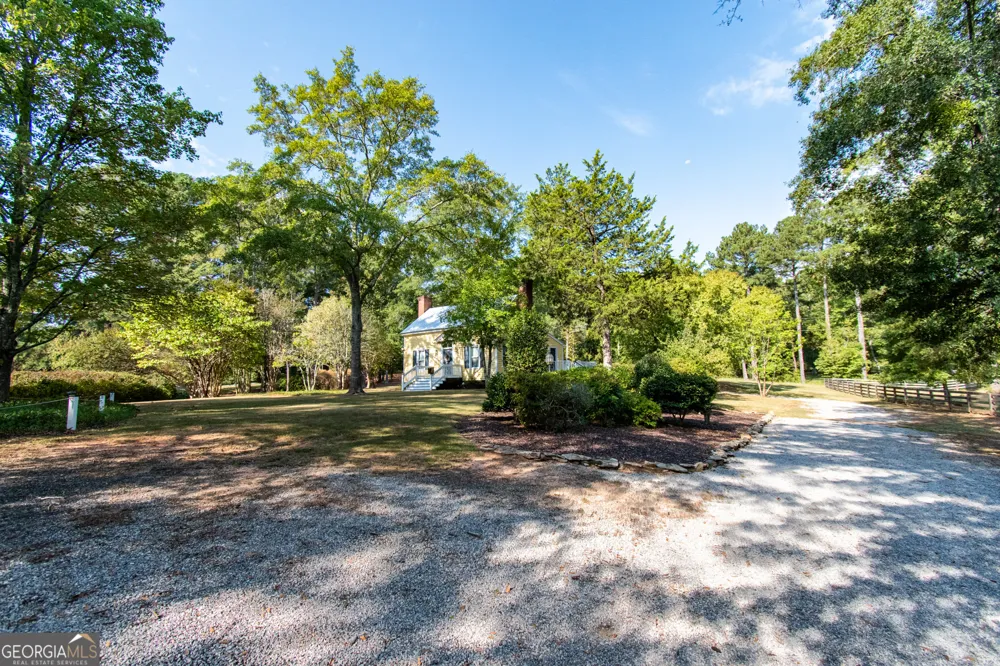 1651 Mergendollar RD Good Hope, GA 30641