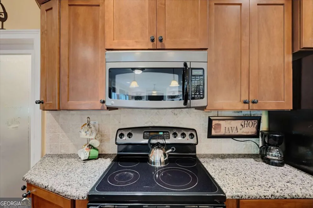 2103 Whitlow View DR Bishop, GA 30621