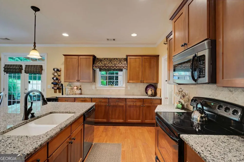 2103 Whitlow View DR Bishop, GA 30621