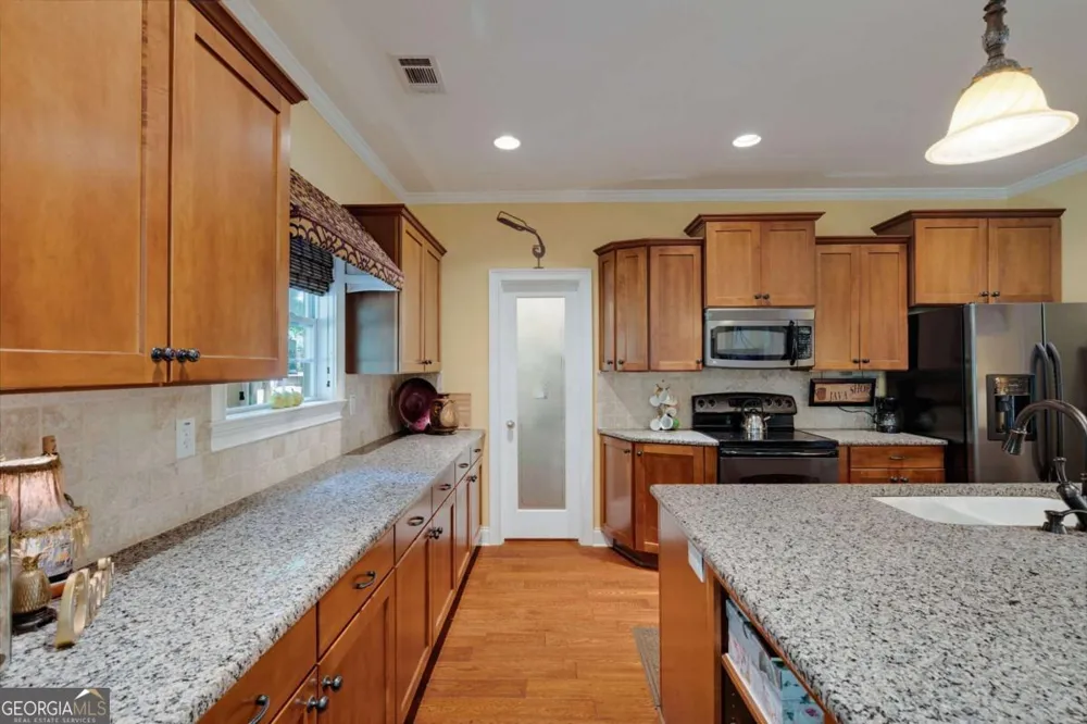 2103 Whitlow View DR Bishop, GA 30621